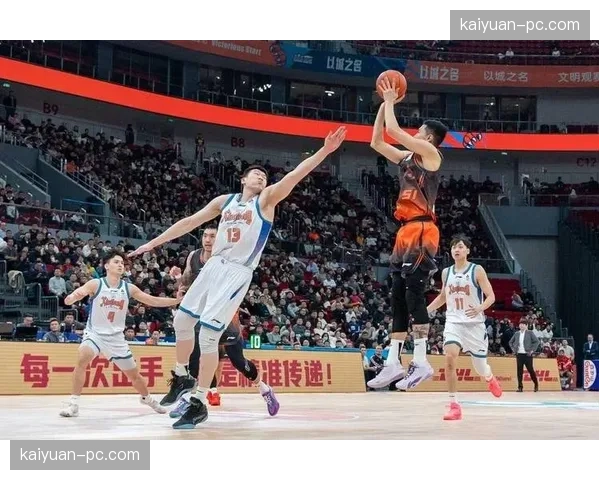 青岛团队篮球摆脱外援依赖,全民防守特质制造黑马惊喜
